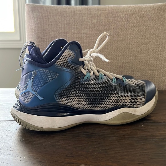 Youth Air Jordan’s - Picture 1 of 7